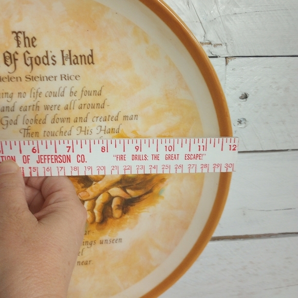 Cream and Gold Decorative Serveware Plate with Antique Illustration - Picture 5 of 9